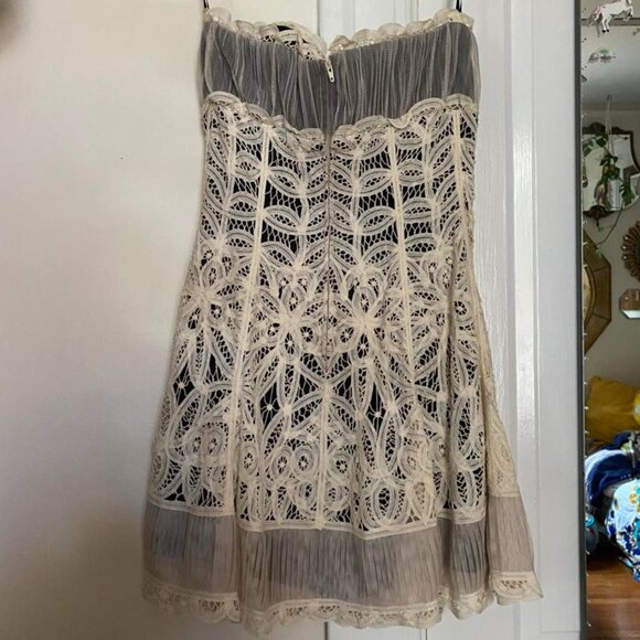 Curated Vintage Betsy Johnson Strapless Mini Dress Size 6 - Picture 6 of 10
